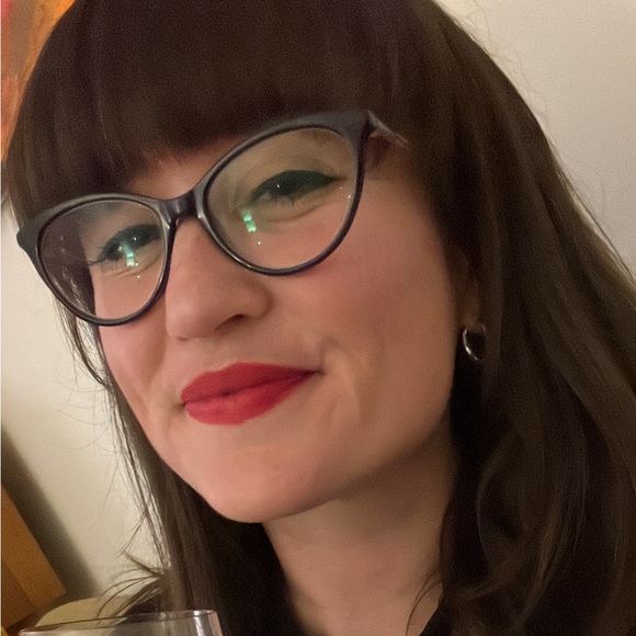 Meet your Posher, Katherine - Picture 1 of 1